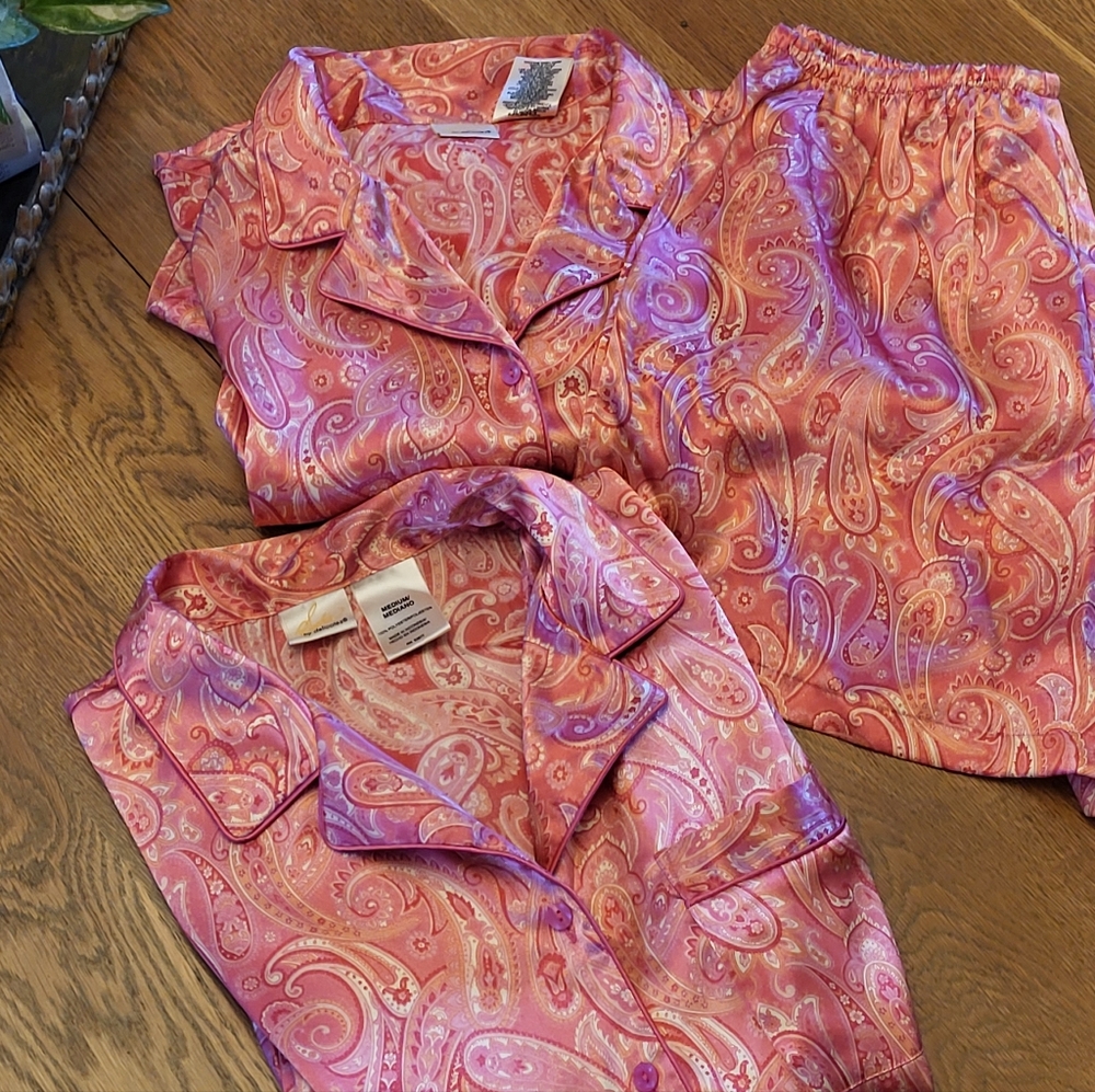 Sophia By Delicates 3-piece Pink/Orange Paisley Pajama Set Med